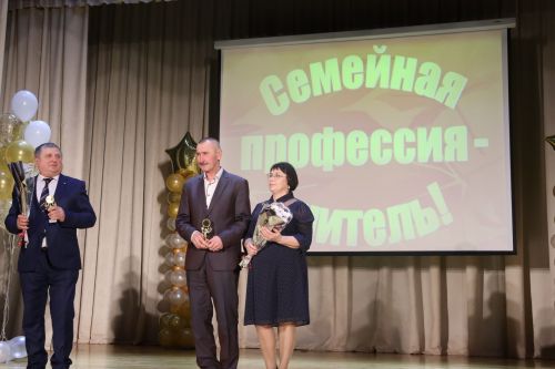 Әлки районында рәсми төстә Укытучы һәм остаз елын ачу тантанасы