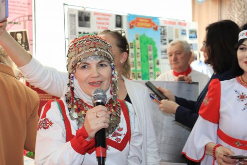 “Тарихта без эзлебез” дип исемләнгән шәҗәрәләр фестиваленең зона этабы