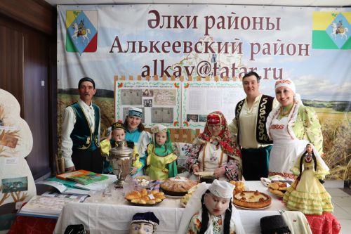 “Тарихта без эзлебез” дип исемләнгән шәҗәрәләр фестиваленең зона этабы