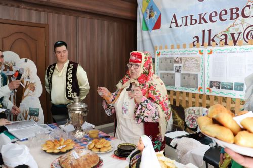 “Тарихта без эзлебез” дип исемләнгән шәҗәрәләр фестиваленең зона этабы