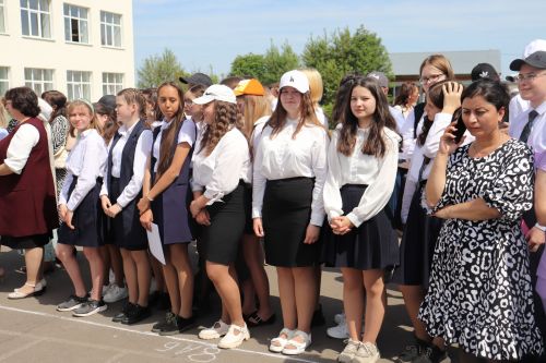 Базарлы Матак мәктәбендә соңгы кыңгырау