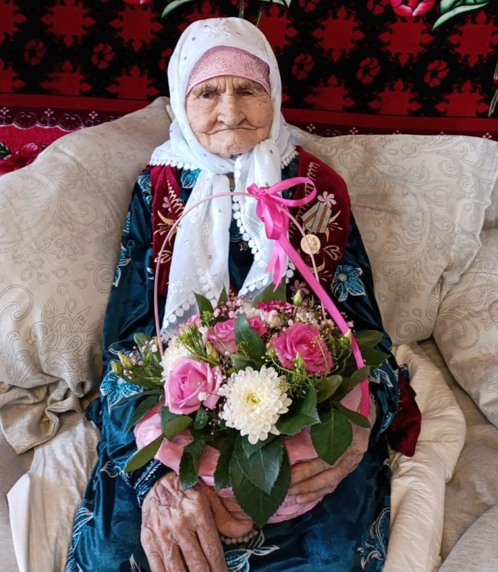 Жительнице села Нижнее Алькеево Рабиге Шарифулловне Сафиной исполнилось 95 лет