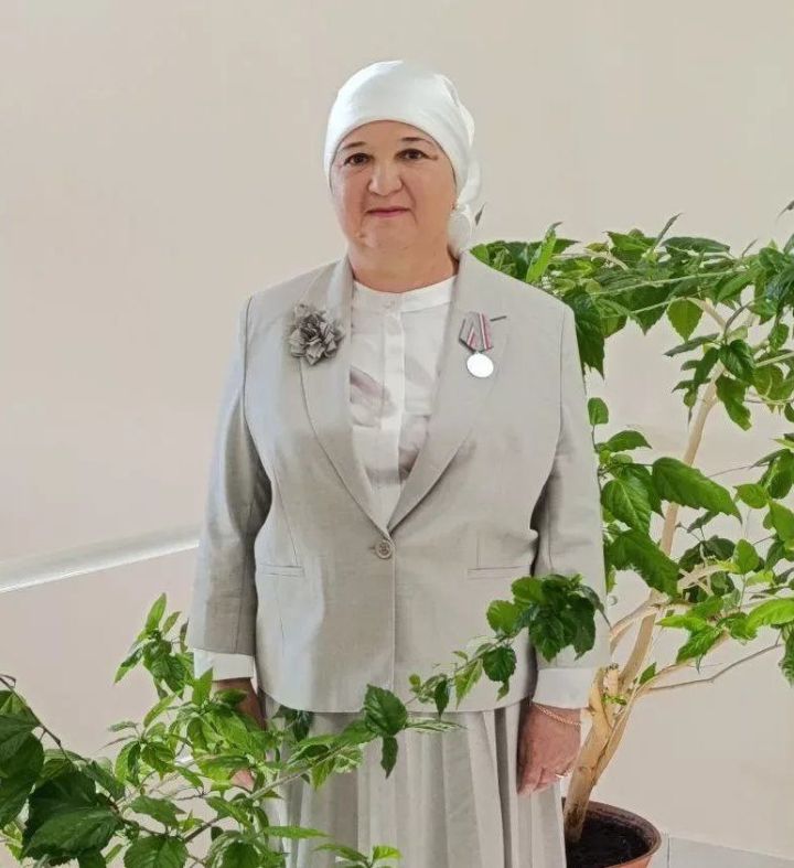 Лира Габдрахманова – Россия Герое Раилнең әнисе