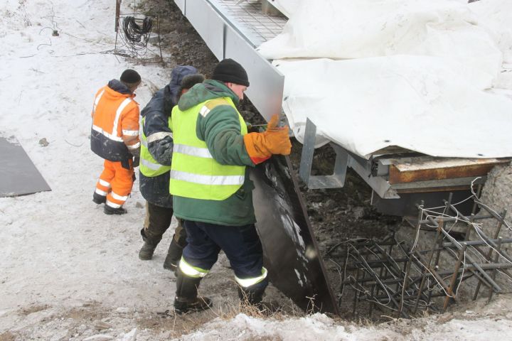 Начались реконструкционные работы на мосту через реку Шия около деревни Нижнее Качеево. ФОТО
