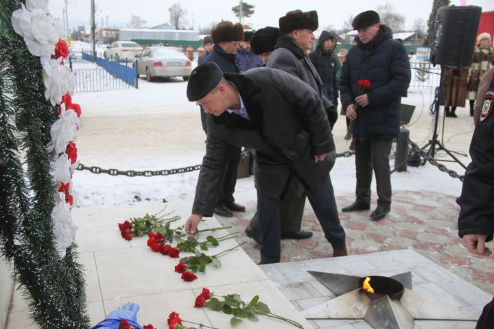В Алькеевском районе на митинге «Никто не забыт, ничто не забыто» вспомнили Неизвестного солдата