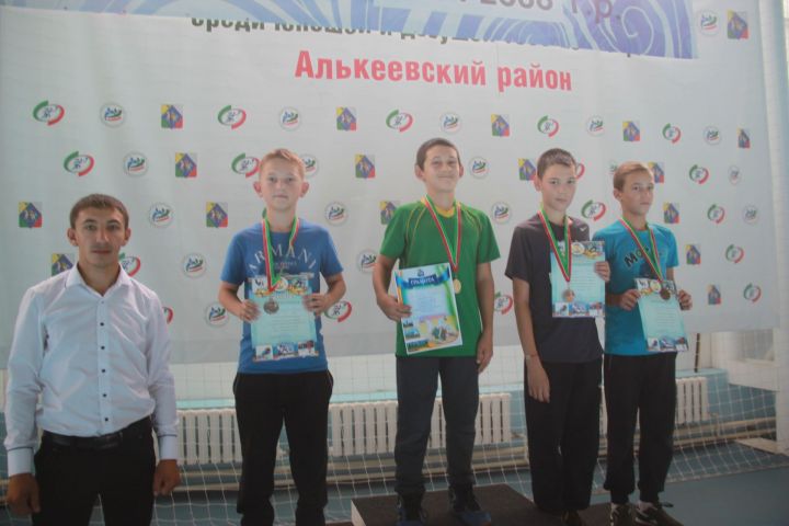 В Алькеевском районе прошли соревнования по борьбе памяти братьев Фаракшиных