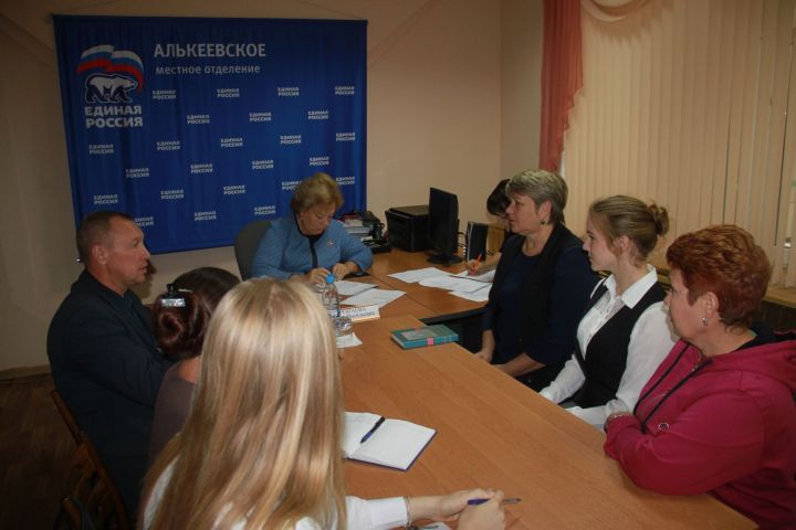 В Алькеевском районе депутат Госсовета РТ Татьяна Воропаева провела прием граждан