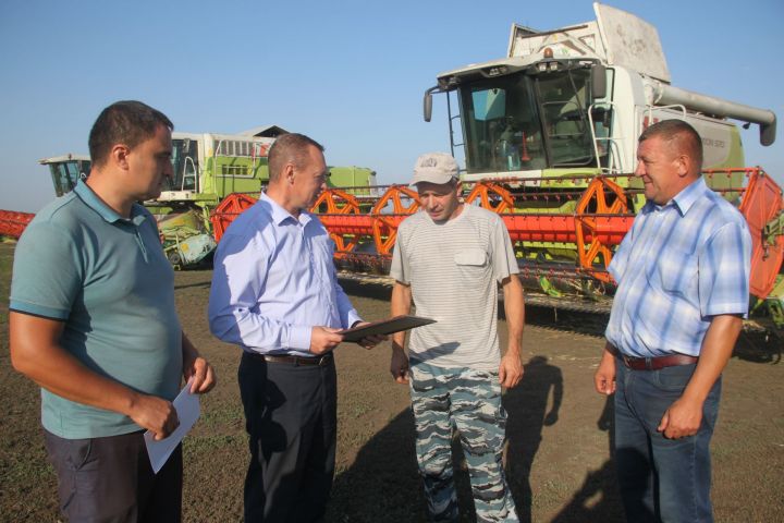 В Алькеевском районе начались работы по закладке кукурузы на силос