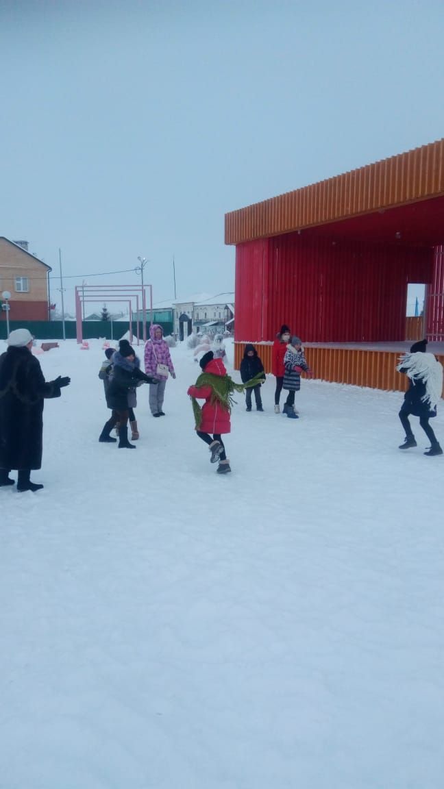 Социальные работники Алькеевского района организуют для детей зимние забавы