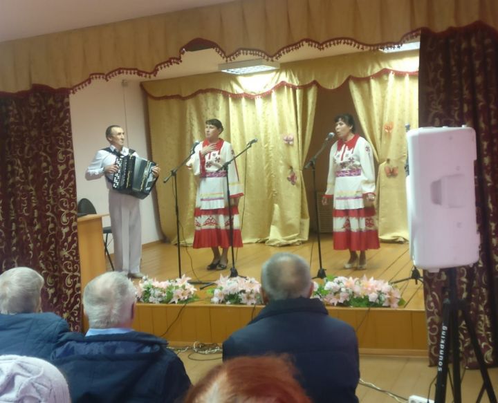 Алькеевский район: участники самодеятельности села Старые Матаки выезжали с концертом в село Кузнечиха Спасского района