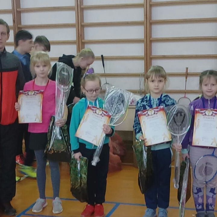 Школьники Алькеевского района стали бронзовыми призерами республиканского первенства по бадминтону Фото