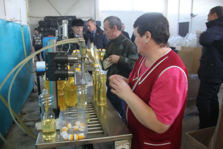 Подсолнечное масло, произведенное в ООО «Хузангаевское», не залеживается на полках магазинов