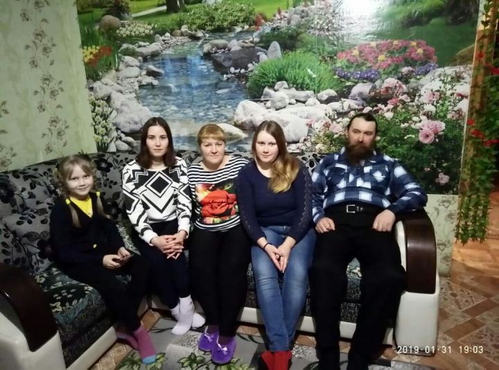 Алькеевский район: приемные дети Сардуловых нашли старшую сестру