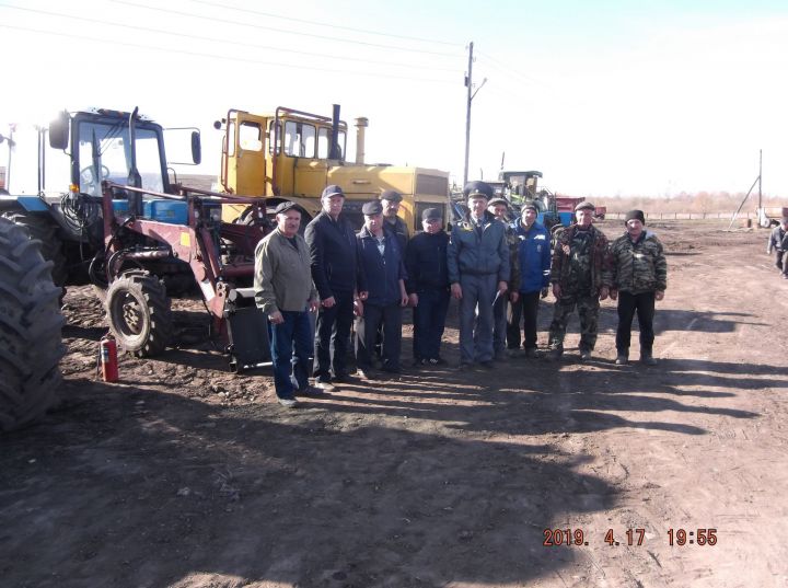 В Алькеевском муниципальном районе проведен технический осмотр самоходной техники в отрядах АО «Восток зернопродукт»