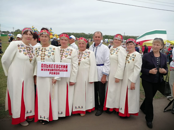Алькеевцы участвовали во Всероссийском празднике Уяв, прошедшем в Аксубаево