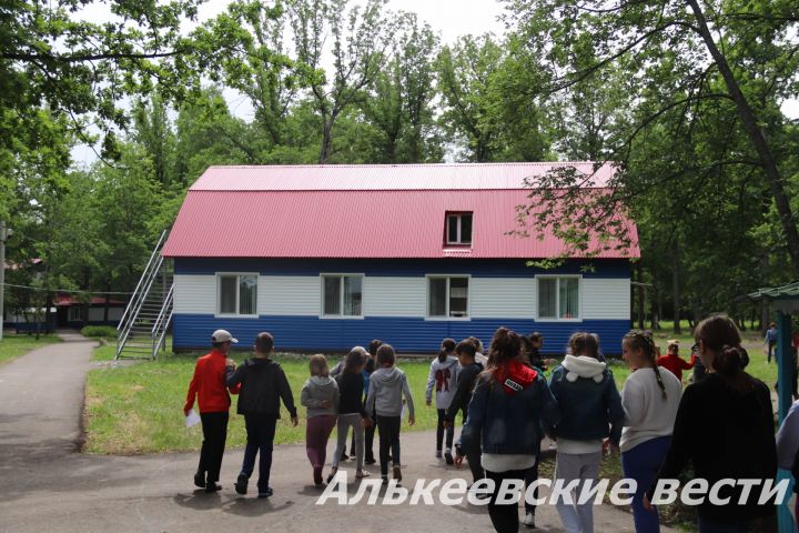 Алькеевский район: детей, желающих отдыхать в оздоровительном лагере «Дубки», очень много