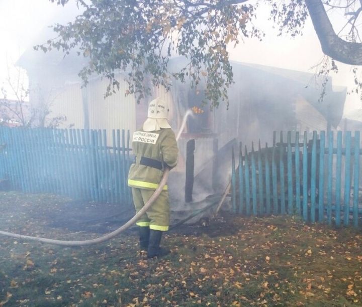 В Алькеевском районе 28 летний парень вынес из огня людей