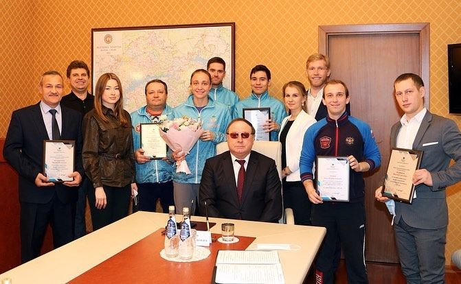 Әлки районы: Максим Муштаков ТР бадминтон федерациясеннән бүләк алды