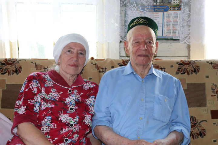 Проживающему в Алькеевском районе 100-летнему участнику войны сделали подарок