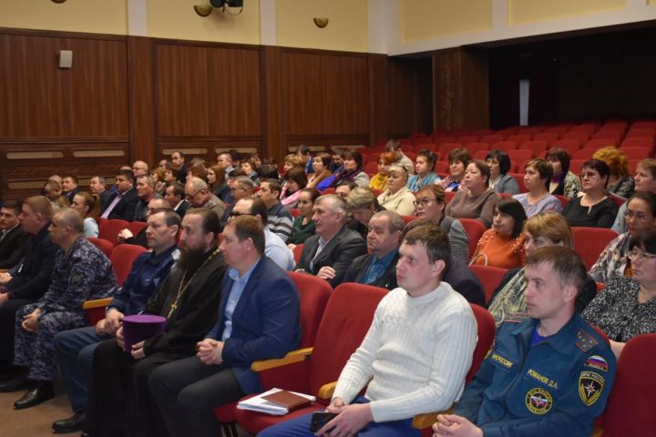 В Алькеевской районной антитеррористической комиссии обсудили меры безопасности при проведении праздников