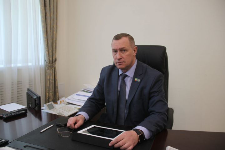 Глава Алькеевского района Александр Никошин поздравляет с Днем защитника Отечества!