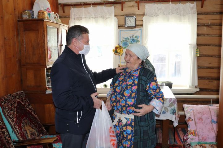 В Алькеевском районе продукты и лекарства пожилым доставляют волонтеры
