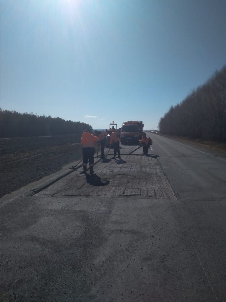 В Алькеевском районе ремонтируют дороги