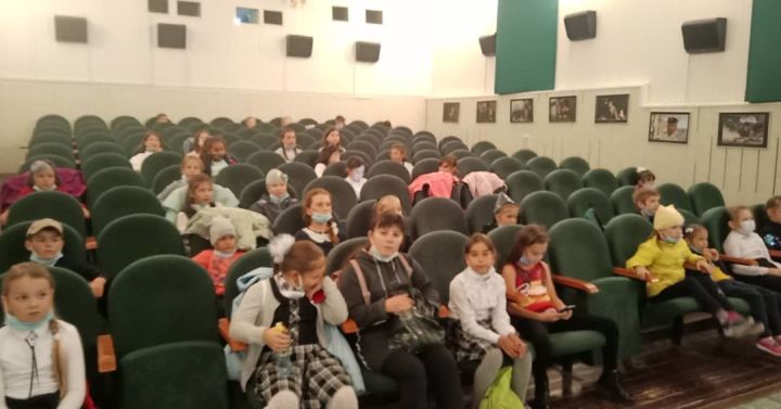 В Алькеевском районе кинотеатр «Колос» за две недели посетили более 200 детей