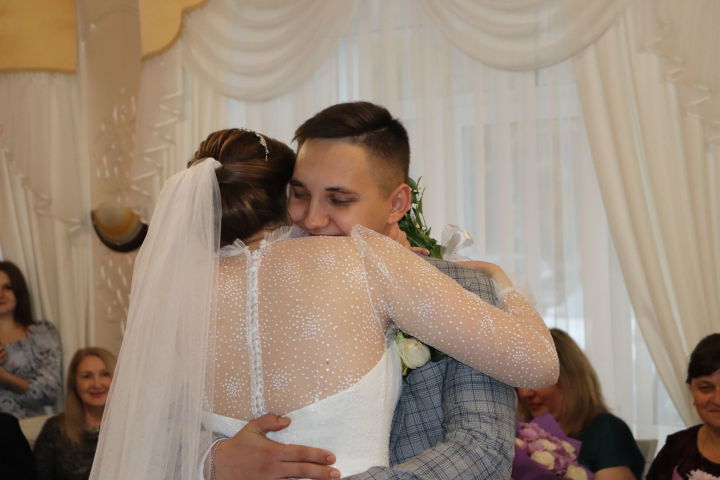 В Алькеевском ЗАГСе зарегистрировала брак семья Вафиных