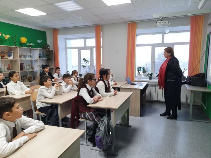 В гимназии Алькеевского района провели открытый урок на тему «Берегите лес»