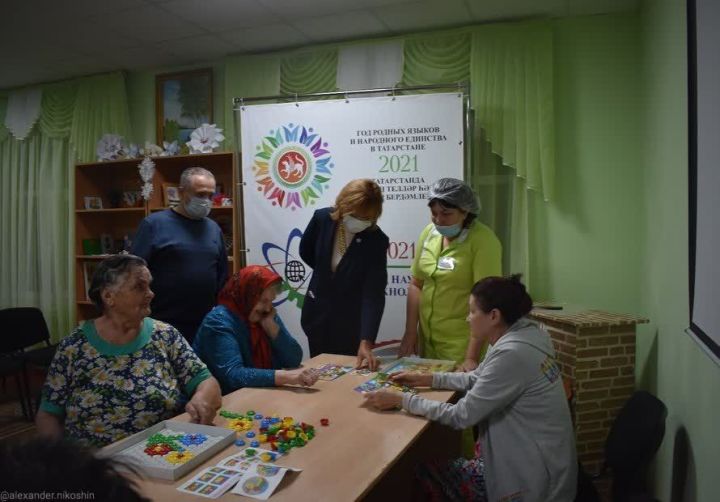 Эльмира Зарипова побывала в Юхмачинском доме-интернате для престарелых и инвалидов