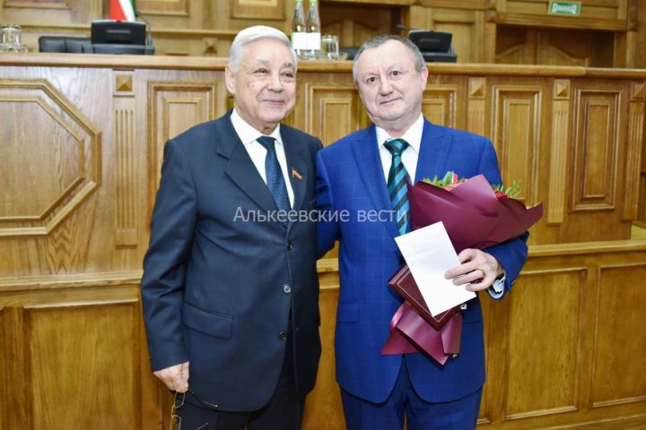 Хафизов Ришат Хаевич награжден  медалью ордена «За заслуги перед Республикой Татарстан»