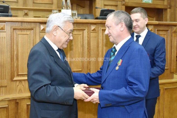 Хафизов Ришат Хаевич награжден  медалью ордена «За заслуги перед Республикой Татарстан»