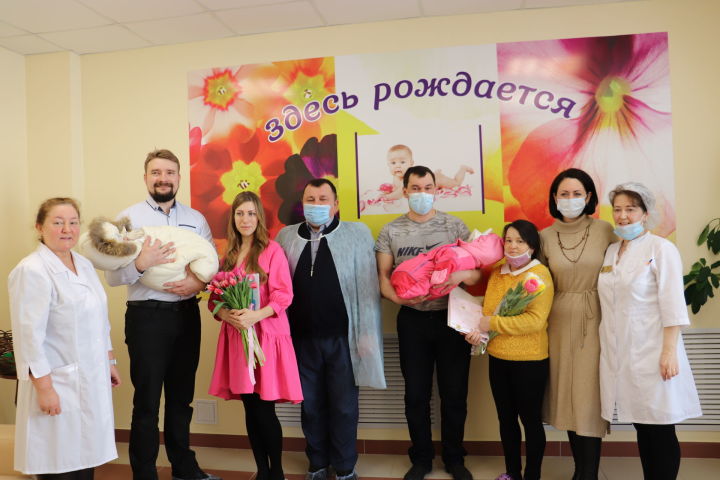 В Алькеевском роддоме состоялась торжественная выписка новорожденных и их мам