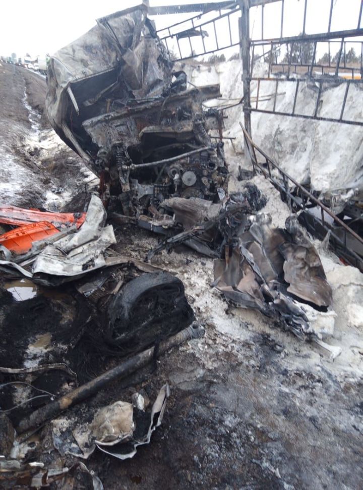 Алькеевский грузовик попал в аварию на Урале