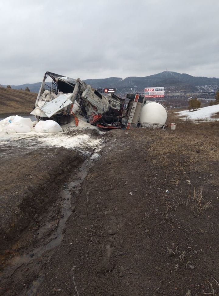 Алькеевский грузовик попал в аварию на Урале