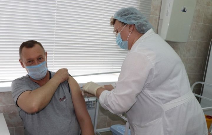 В Алькеевском районе 925 человек сделали прививку от COVID-19