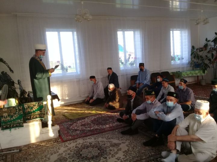 Руководители Алькеевского района побывали в мечетях и поздравили мусульман с Ураза-байрам
