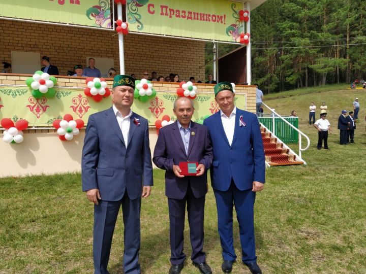 Специалисту управления сельского хозяйства Алькеевского района Фариту Вагизову присвоено почетное звание
