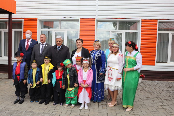 С рабочим визитом в Алькеевском районе побывал председатель Госсовета Татарстана Фарид Мухаметшин