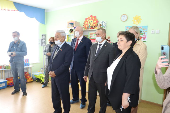 С рабочим визитом в Алькеевском районе побывал председатель Госсовета Татарстана Фарид Мухаметшин