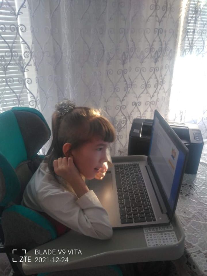 Алькеевский район: Осуществилась мечта Арины Петровой  – ей подарили дорогой ноутбук