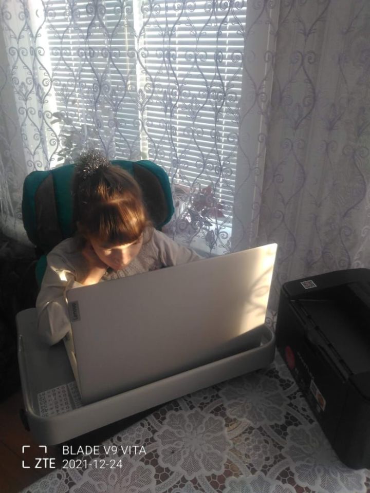 Алькеевский район: Осуществилась мечта Арины Петровой  – ей подарили дорогой ноутбук