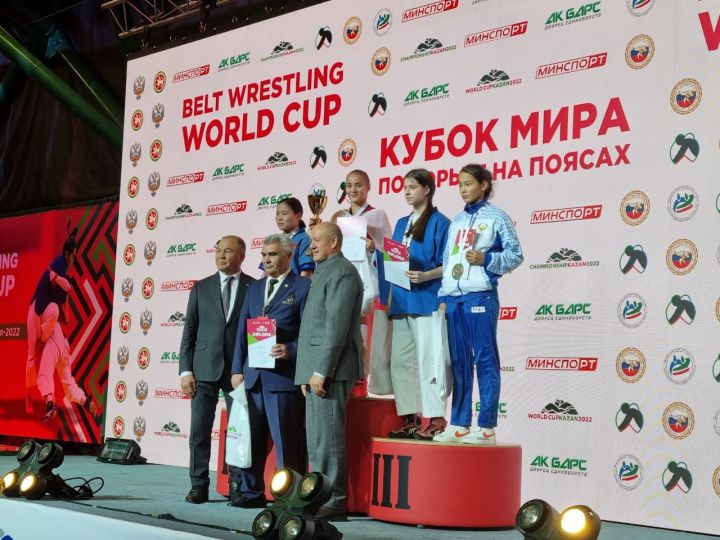 Регина Нурутдинова из Алькеевского района стала чемпионкой Кубка мира по борьбе на поясах