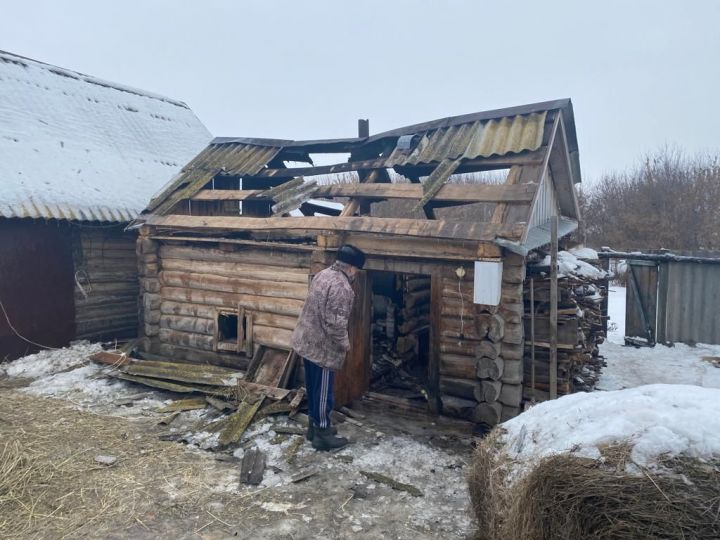 В селе Кошки Алькеевского района возник пожар