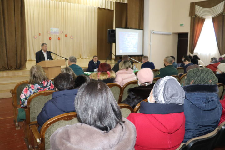 Сход граждан в Старом Алпарово прошел при большой явке и активности сельчан