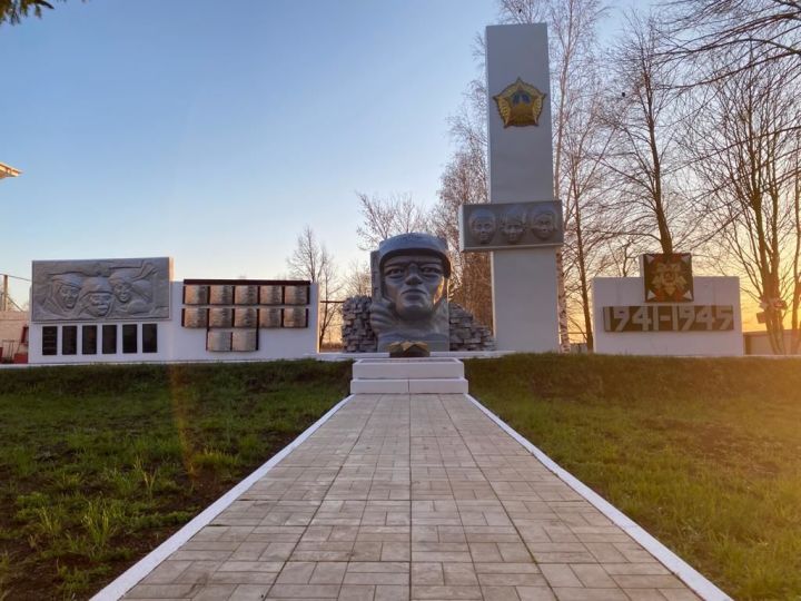 Нефтепроводчики благоустроили памятники и обелиски, посвященные Победе в Великой Отечественной войне