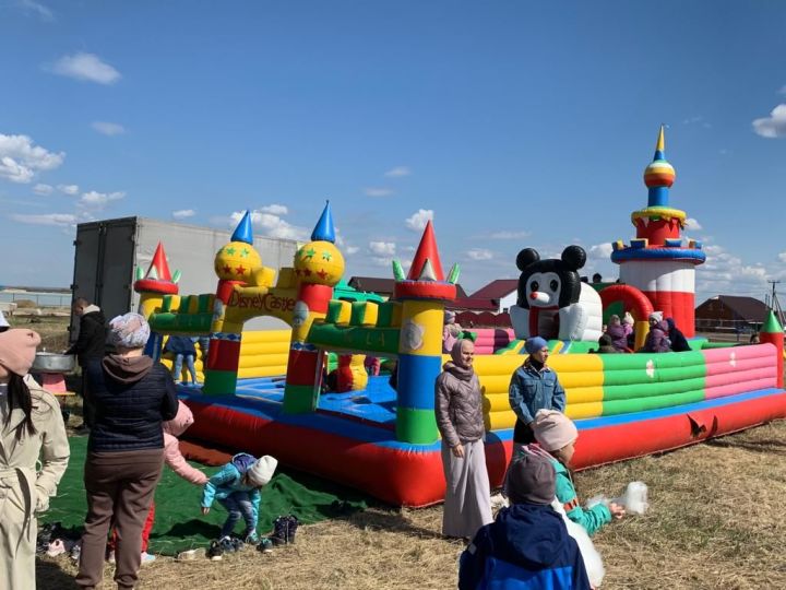 Базарлы Матактагы яңа төзелә торган "Өмет" мәчете янында зур бәйрәм узды