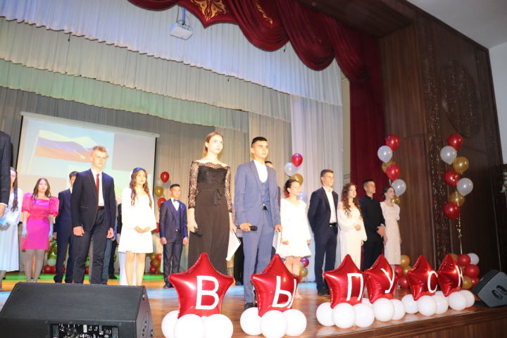 В Базарно-Матакской школе состоялся выпускной вечер