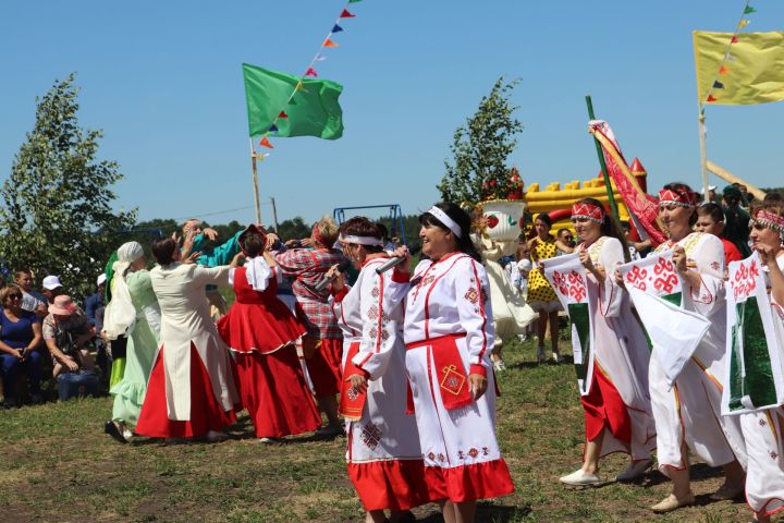 На территории проведения праздника Уяв, который пройдет 10 июля в селе Сиктерме-Хузангаево, наводятся последние штрихи